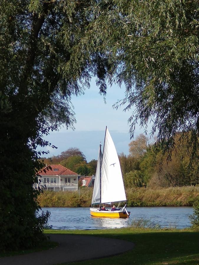 B&Bslapenopeeneiland Kaag Exterior photo